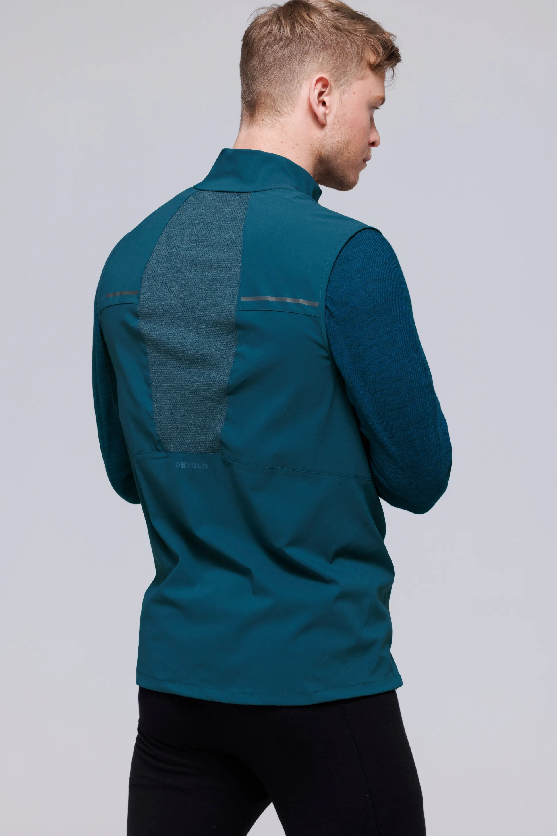 running_merino_vest_man_4.webp Vest>Devold of Norway Running Merino Vest Man Flood